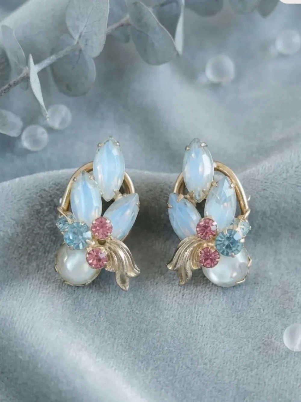VINTAGE 1950s Opaline Glass, Rose Pink, Aquamarine Rhinestone Clip Earrings